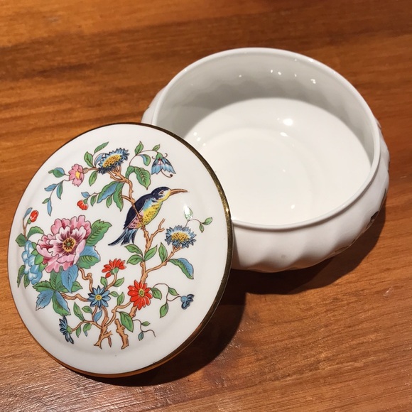 Vintage Aynsley Pembroke Fine Bone China Little Sweetheart Round Trinket Box - Picture 2 of 6